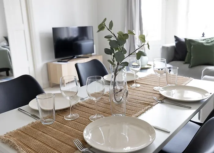 2Ndhomes City Center 2Br Apartment With Balcony And Sauna By Kaisaniemi Park