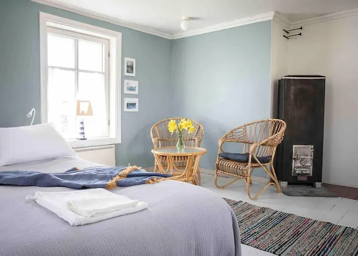 Seaside Cottage In Suomenlinna Island