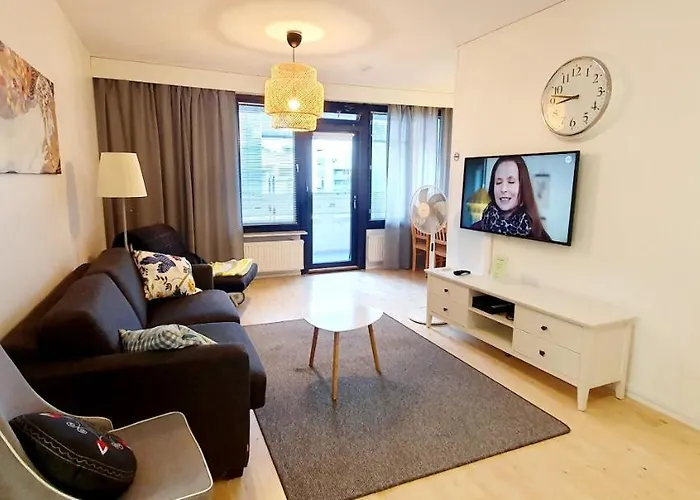 Top Floor 51M2, Balcony, 150 M Wifi, Free Own Parking Place, 300M Metro