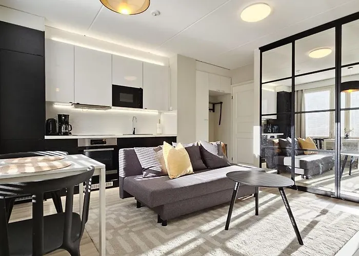 Modern One-Bedroom With Glazed Sun Balcony, 350M Metro