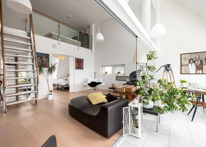 2Ndhomes Gorgeous And Unique Top Floor Apartment With Sea Views And Sauna