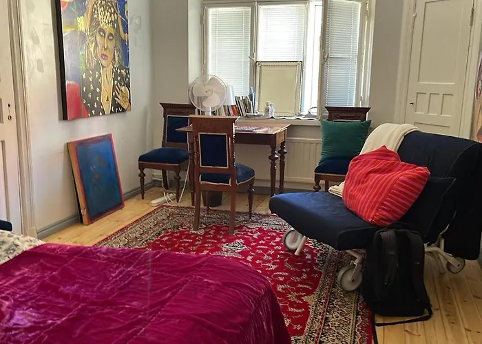 Art Gallery Room With Own Entrance At The Centre Of Helsinki
