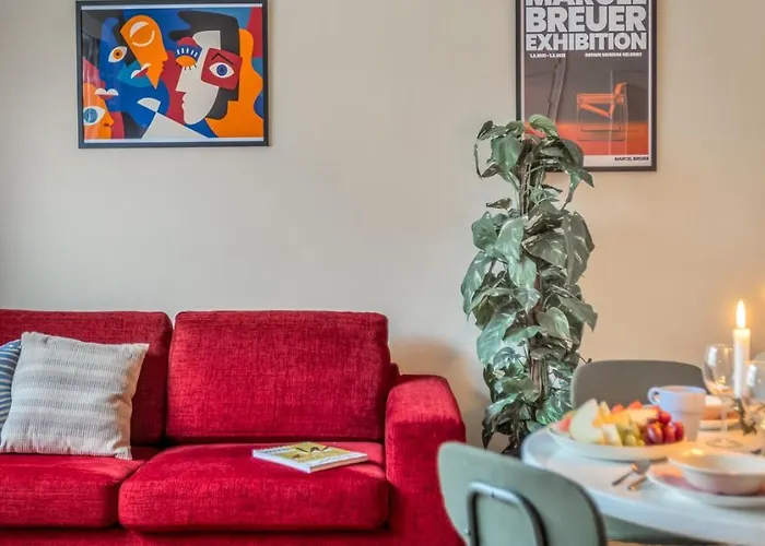 Vibrant And Central W Netflix, Wifi, 200M Tram And Bus