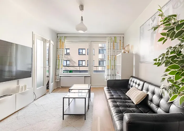 Home In Design District - Keybox Check-In, Balcony, Netflix
