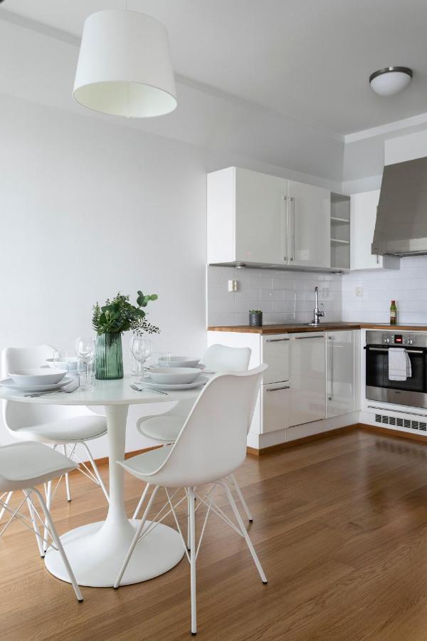 Huoneisto 2ndhomes Luxury Kamppi Center With Spa And Terrace Helsinki