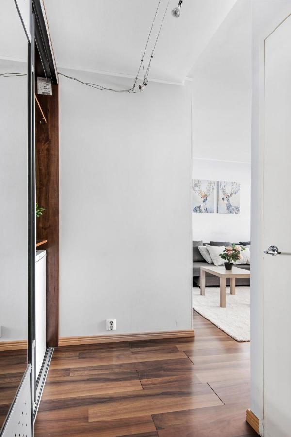Wehost Modern And Elegant Studio For Four Huoneisto *