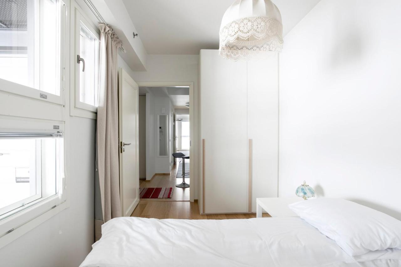 Huoneisto 2ndhomes Cozy 1br With Balcony By The Station *
