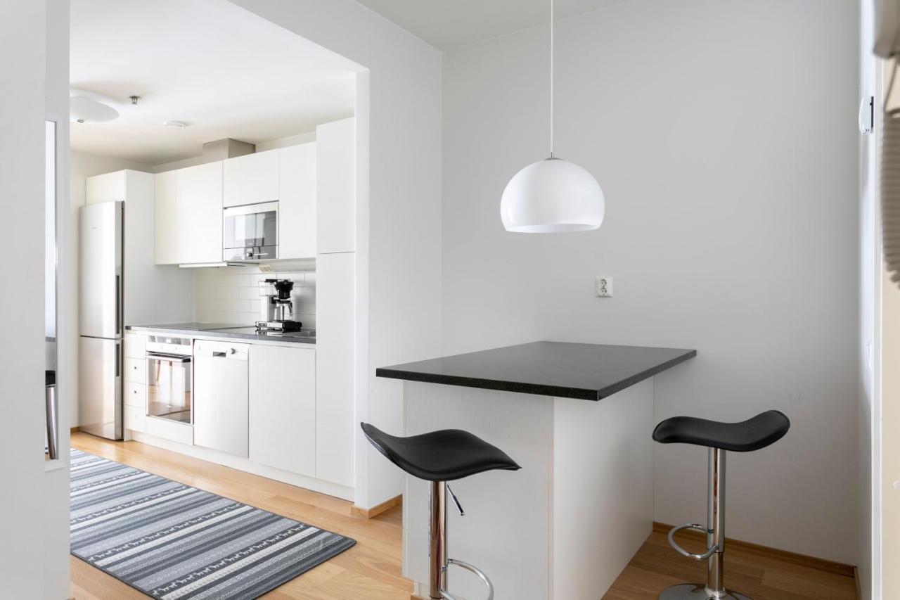 2ndhomes Cozy 1br With Balcony By The Station