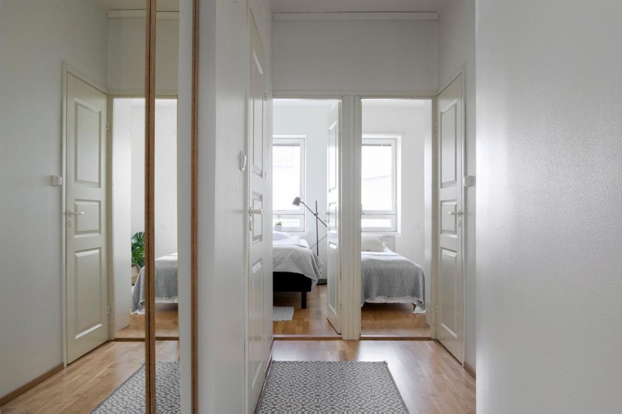 2ndhomes 3 Bedroom With Balcony In Bulevardi Huoneisto