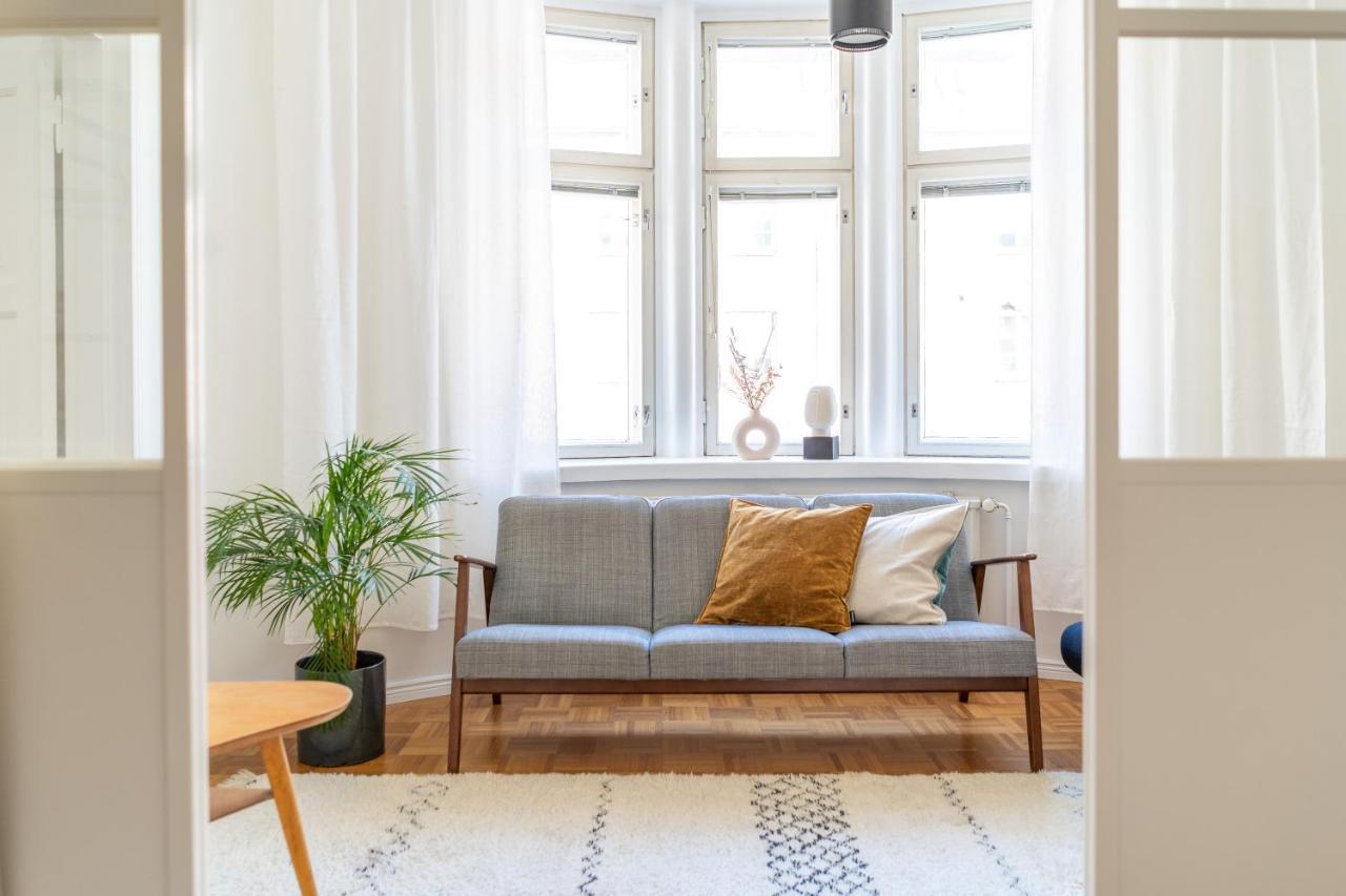Huoneisto Tilava Ja Valoisa Asunto Kallion Ytimessa Helsinki