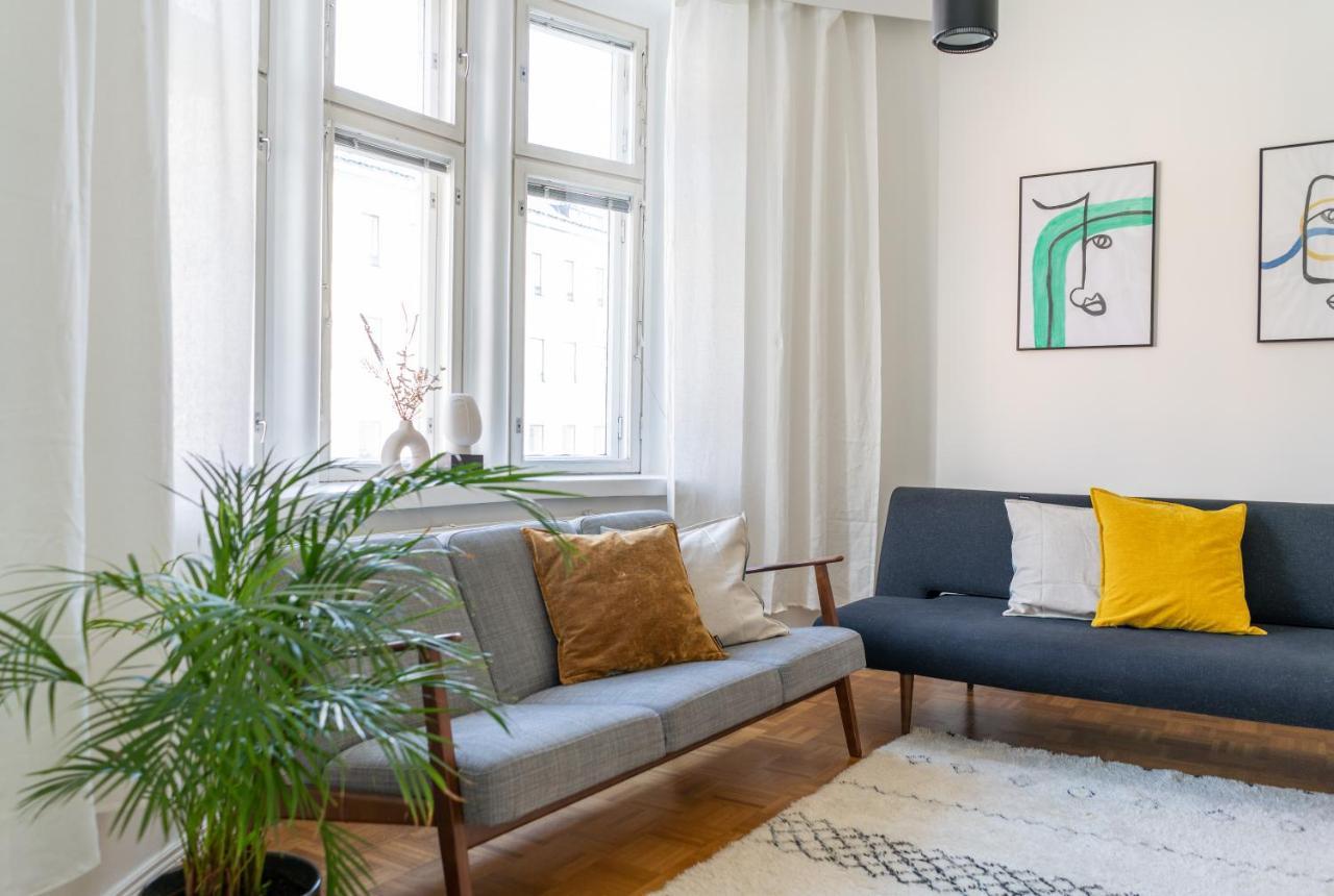 Tilava Ja Valoisa Asunto Kallion Ytimessa Huoneisto Helsinki