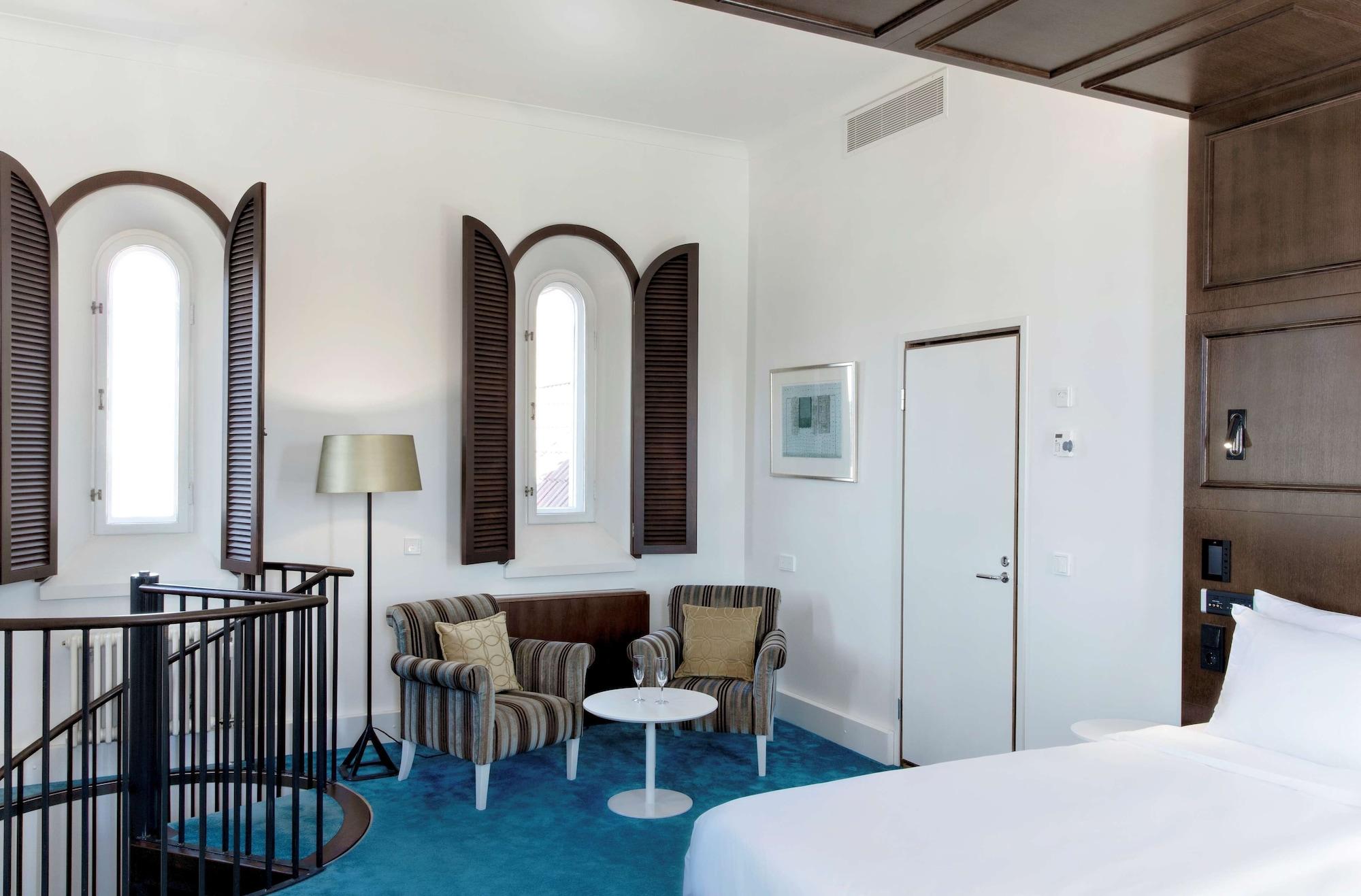 Radisson Blu Plaza Hotel, Hotelli 4*