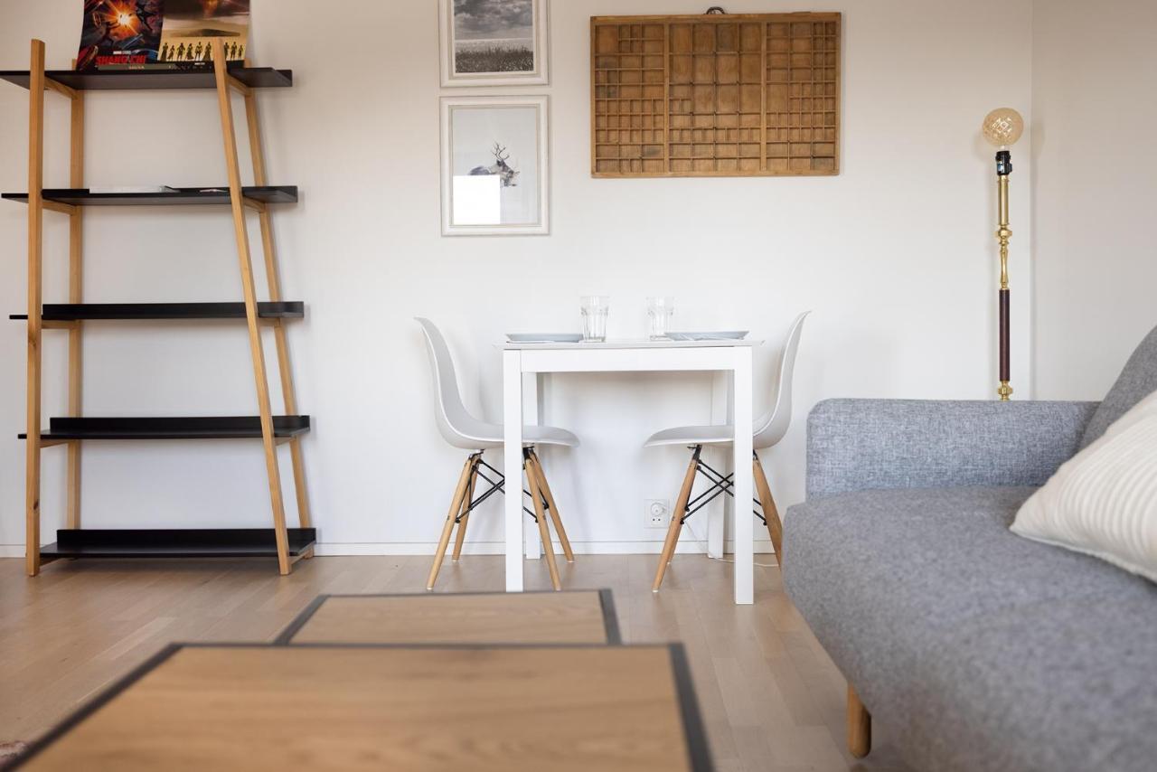 2ndhomes Bright 42m2 1br With Balcony By St. Huoneisto