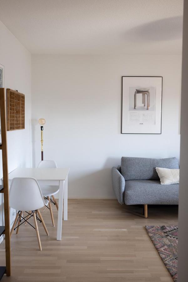Huoneisto 2ndhomes Bright 42m2 1br With Balcony By St. *