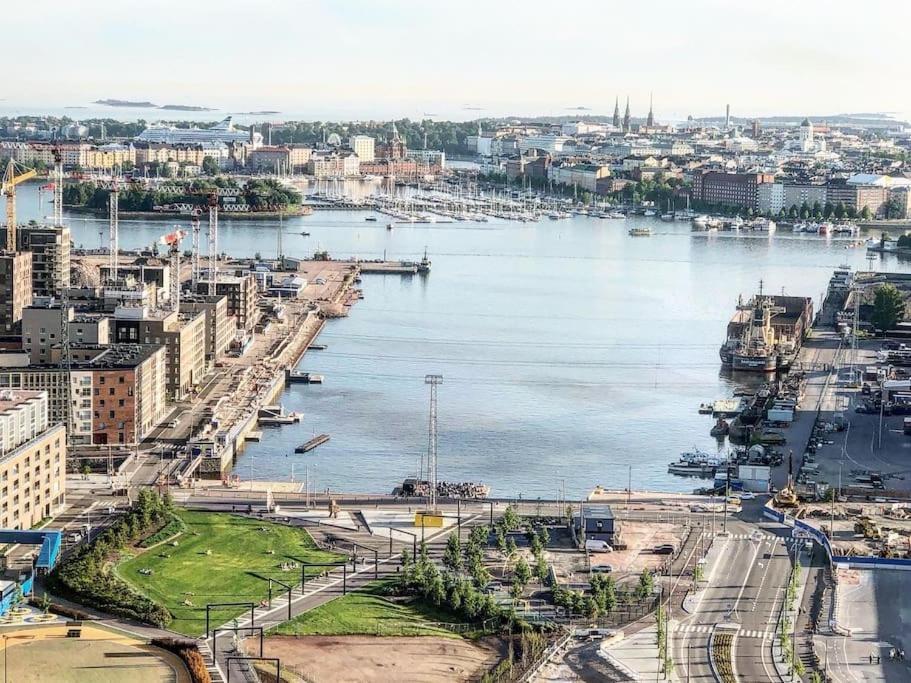 Huoneisto Luxury Skyscraper With Amazing View Over