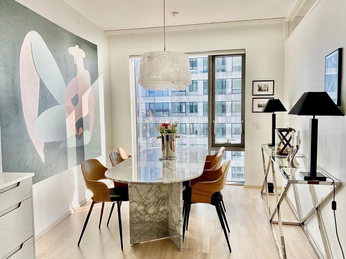 Huoneisto Luxury Skyscraper With Amazing View Over
