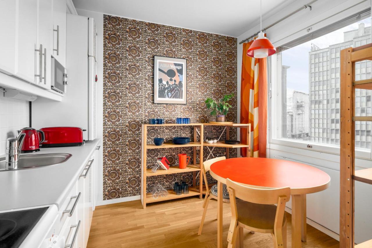 Wehost Spacious Traveller's Hq Above Metro @vilhonvuorenkuja 16 Huoneisto