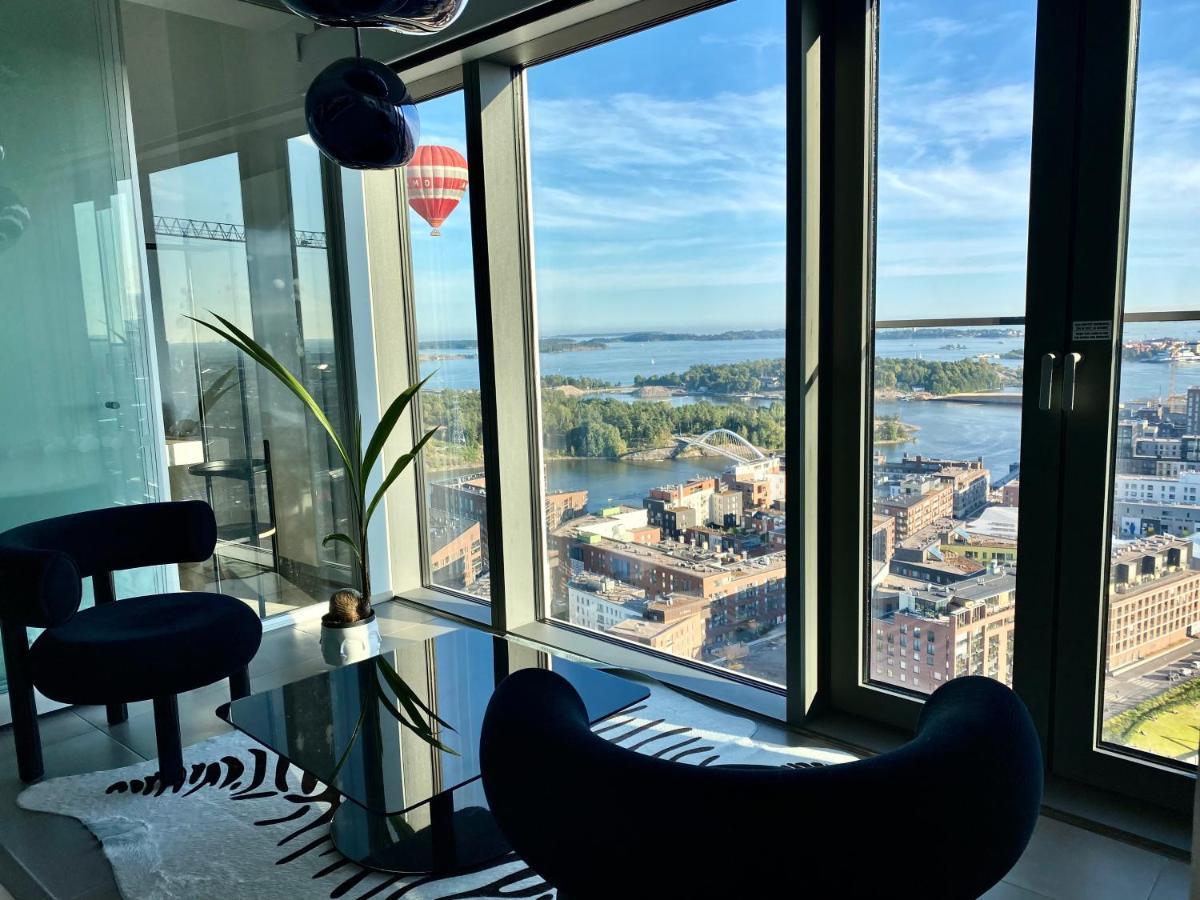 Luxury Skyscraper With Amazing View Over Huoneisto
