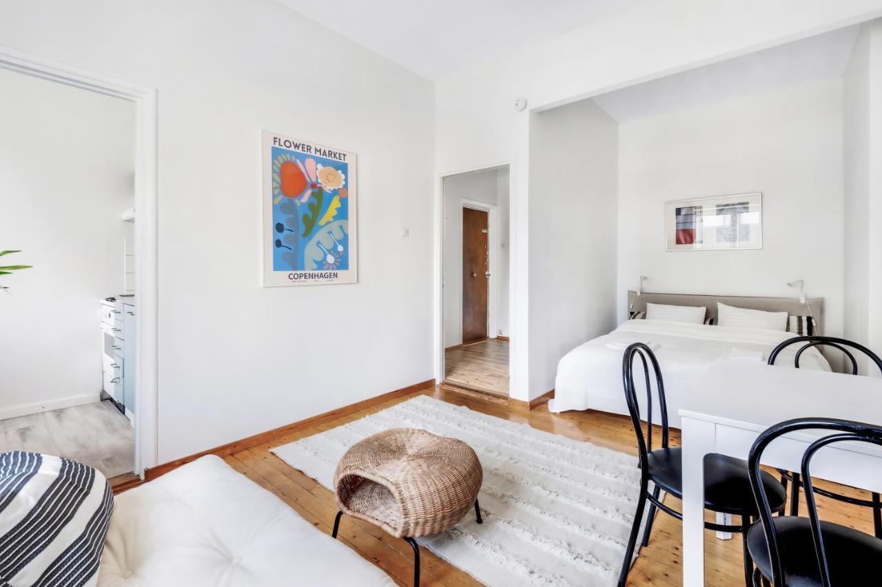 Wehost Colorful Studio Next To Park Puijonpuistikko In Vallila Neighborhood Huoneisto *