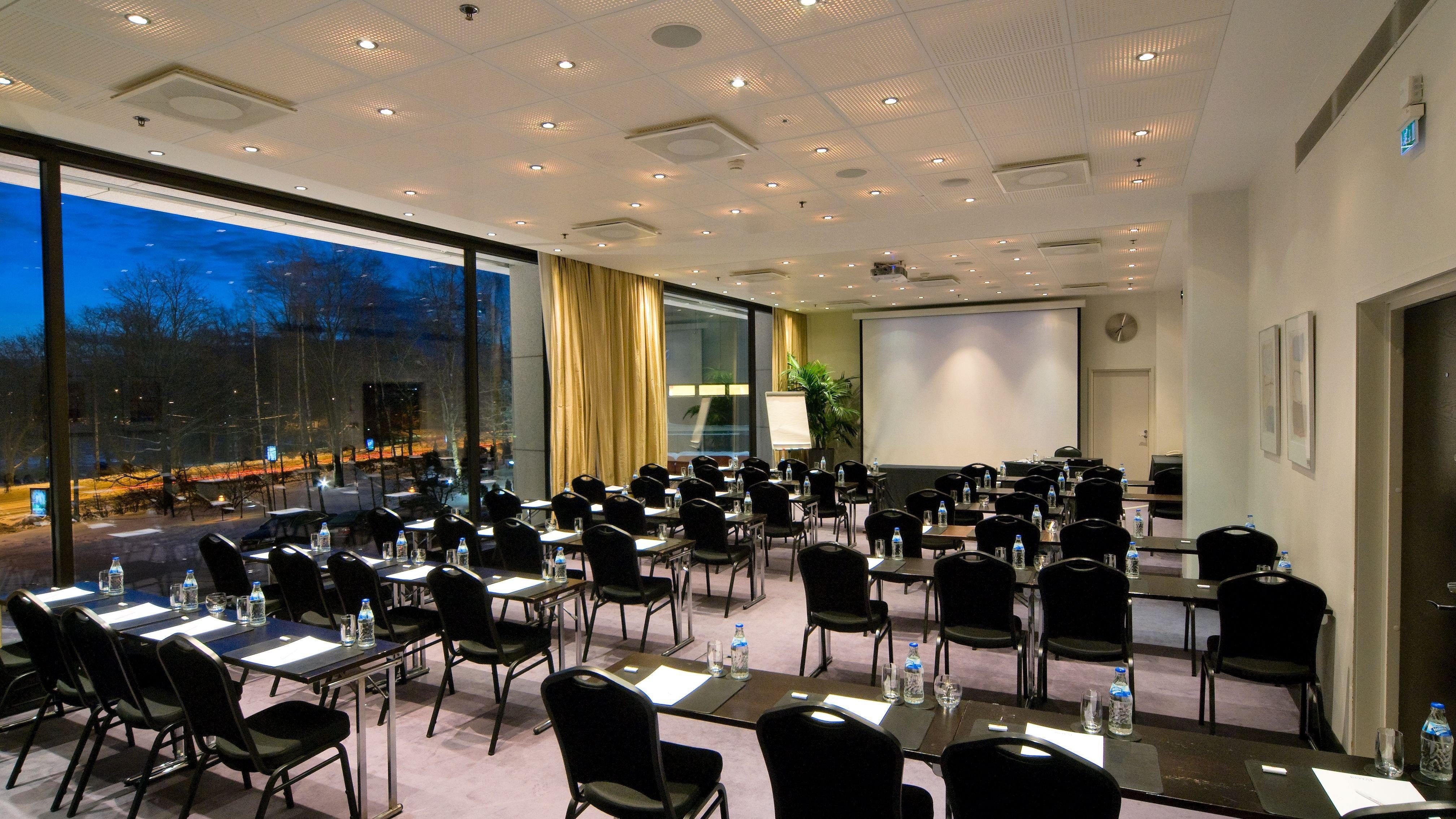 Crowne Plaza - Hesperia By Ihg 4*