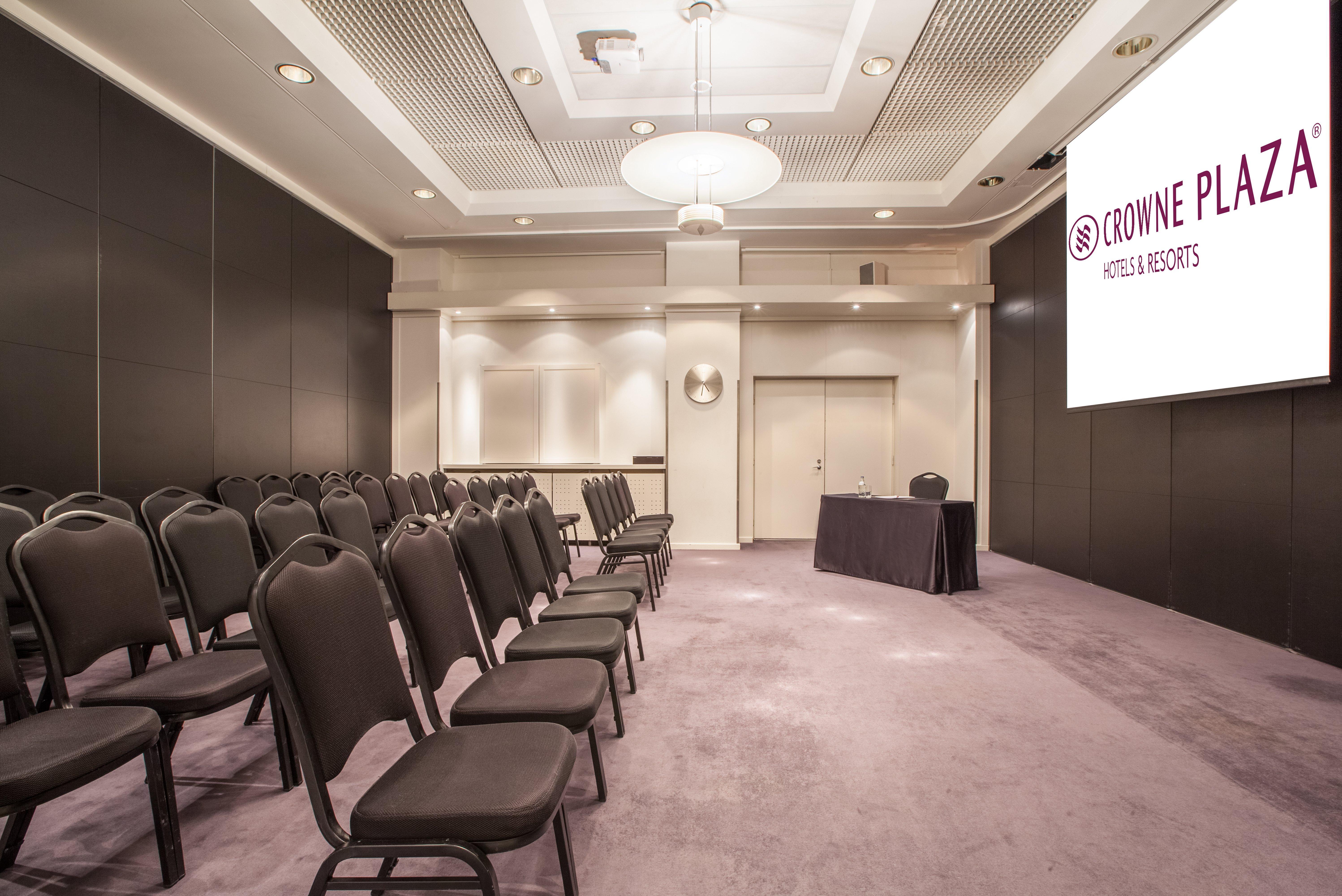 Hotelli Crowne Plaza - Hesperia By Ihg 4*