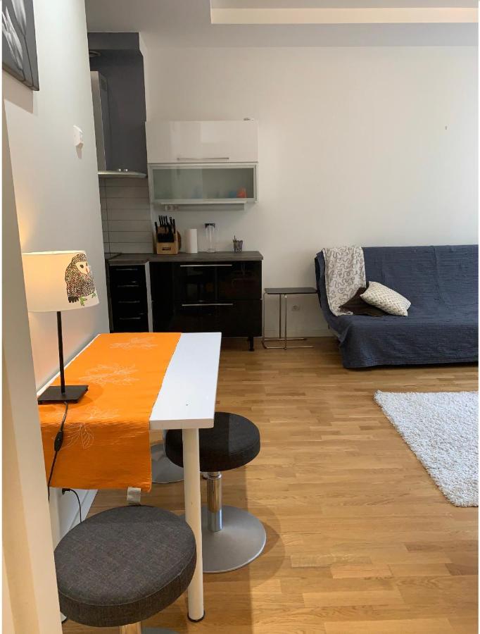 Huoneisto Big Studio Close To Center With Wifi