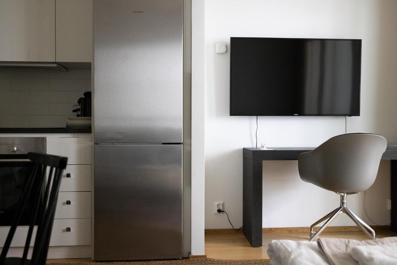 Huoneisto Poista 2ndhomes Modern 1br With Balcony By The Station *