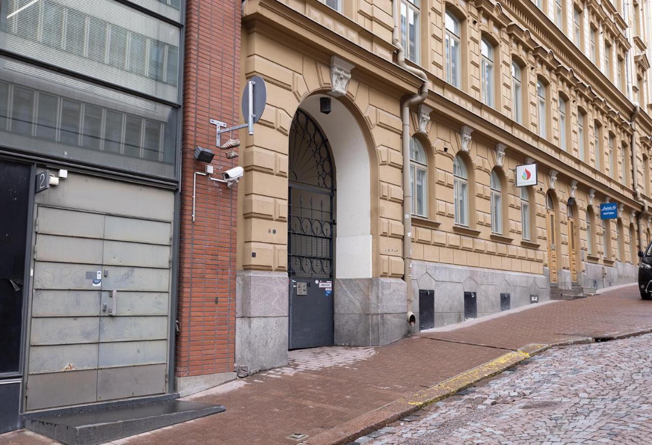 Huoneisto Poista 2ndhomes Modern 1br With Balcony By The Station