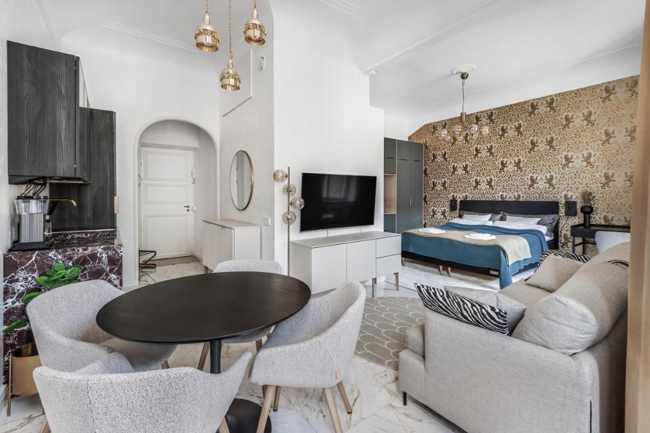 Wehost Marble And Brands In The Heart Of @vuorikatu 8