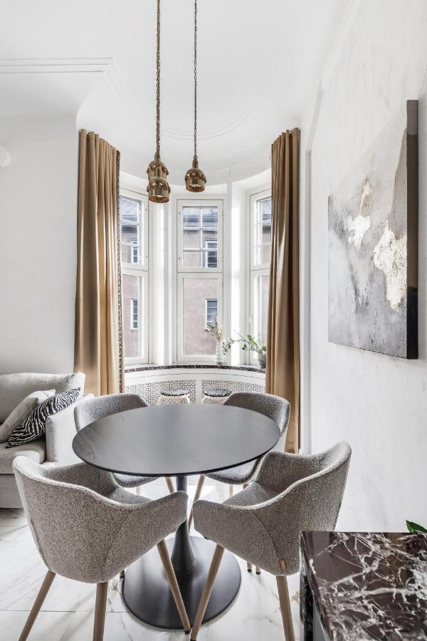 Wehost Marble And Brands In The Heart Of @vuorikatu 8 *