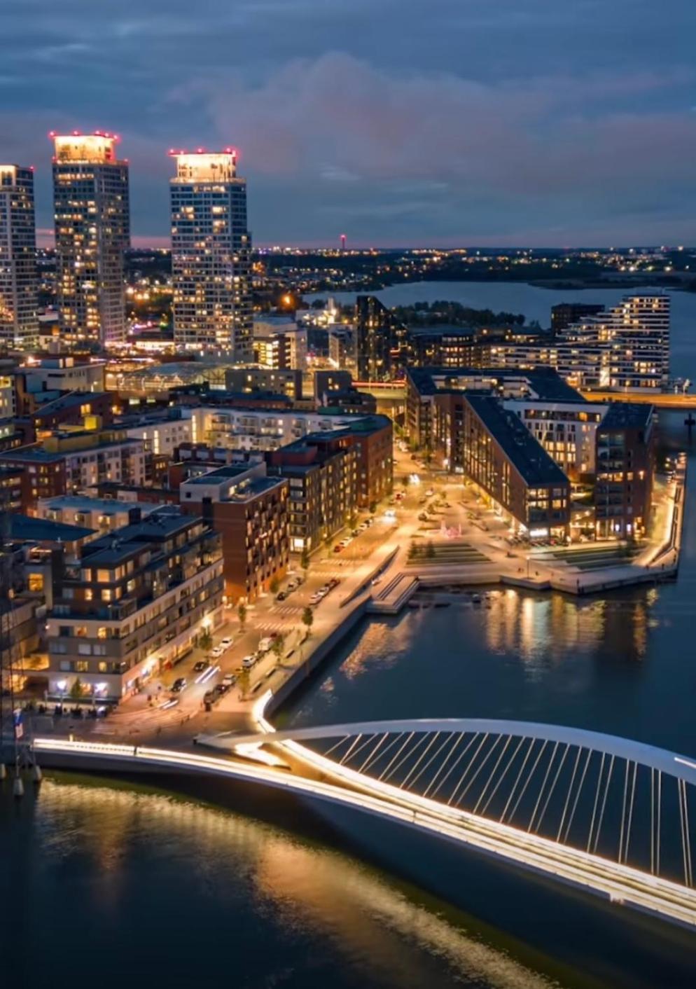 Huoneisto Luxury Skyscraper With Amazing View Over
