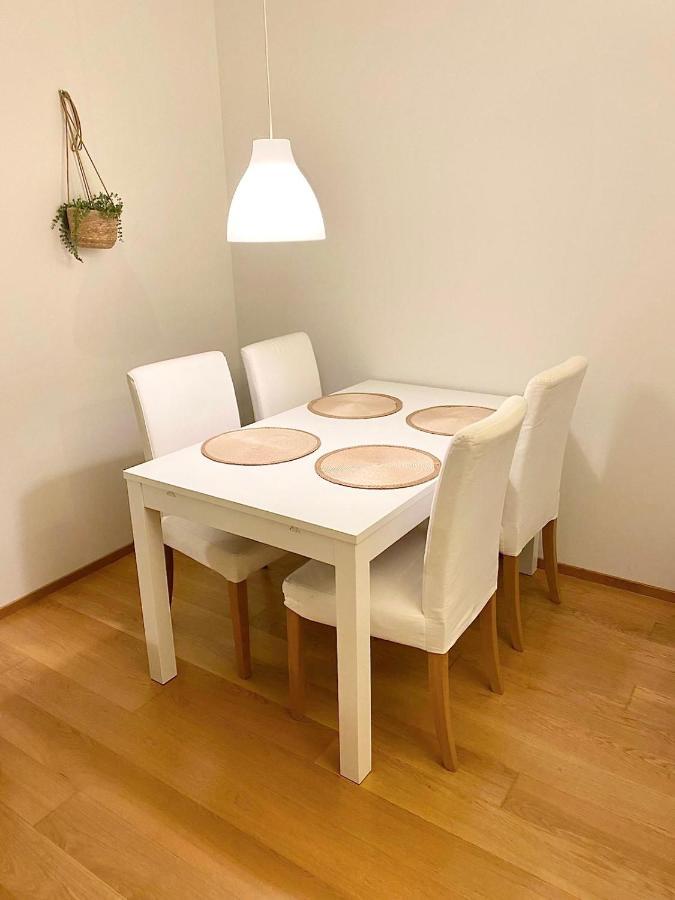 2ndhomes Cozy 1br With Balcony By The Station * Helsinki