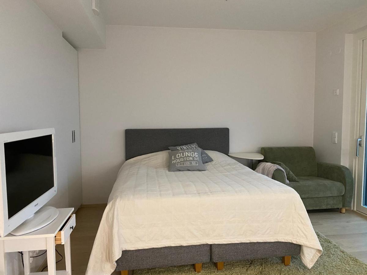 Huoneisto Sea View Lux Kalasatama Romantic Studio - Balcony & Coffee& Tee, Wifi, Gym &sauna *
