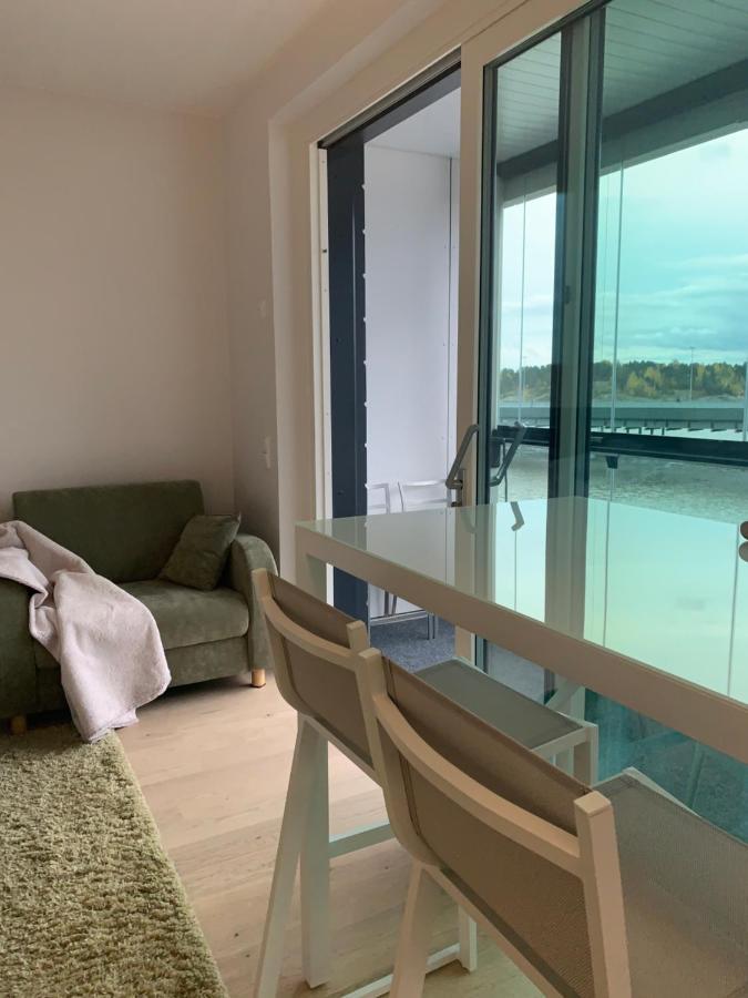 Huoneisto Sea View Lux Kalasatama Romantic Studio - Balcony & Coffee& Tee, Wifi, Gym &sauna *