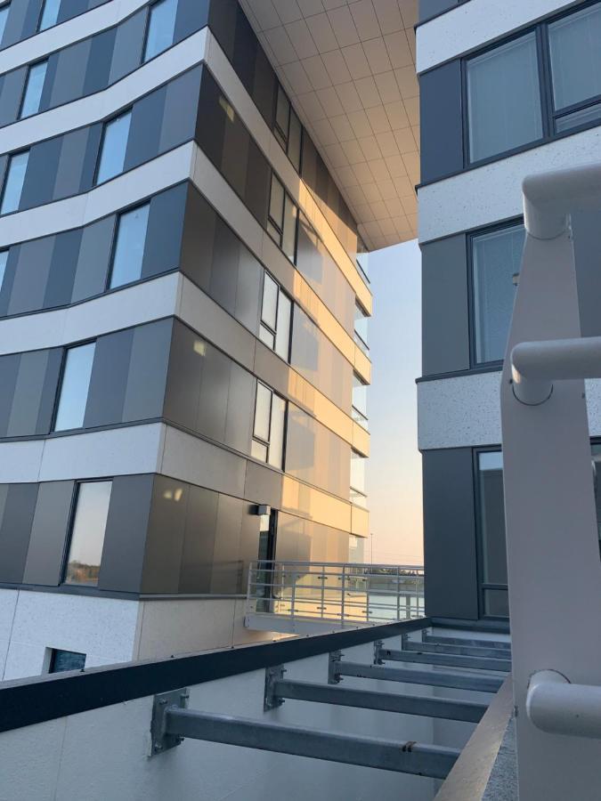Huoneisto Sea View Lux Kalasatama Romantic Studio - Balcony & Coffee& Tee, Wifi, Gym &sauna *