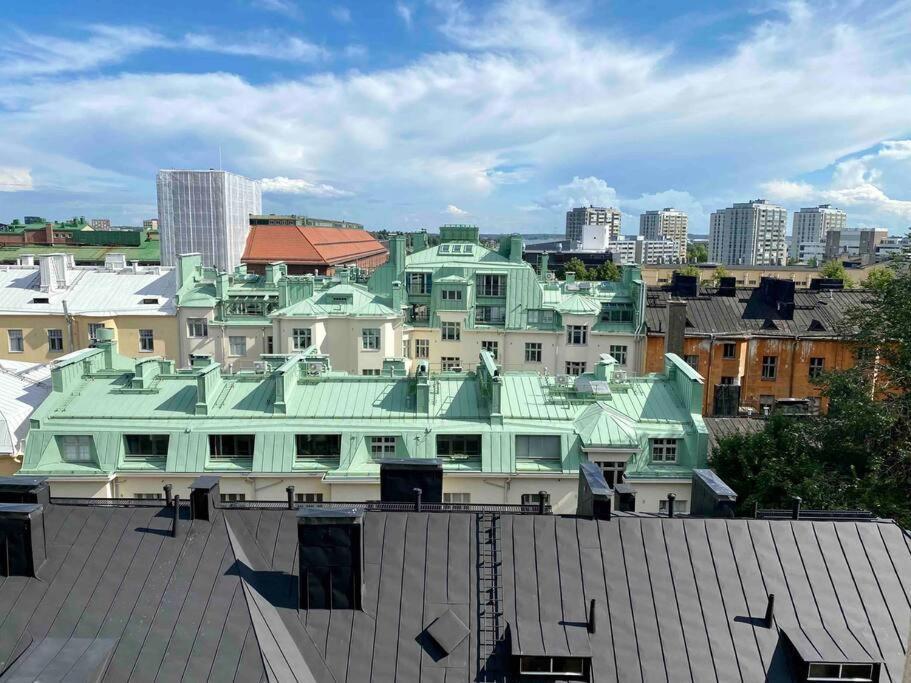 Huoneisto Apartment, View Over The Roofs For The Sunrise *