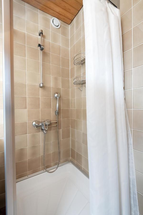 Huoneisto Wehost 2br In The Centre With Sauna And Balcony @sinebrychoffinkatu 11