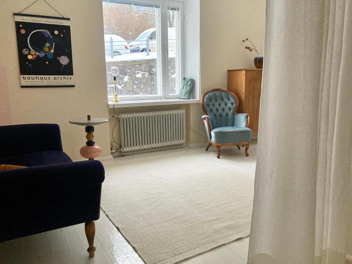 Spacious Bohemian Studio In Trendy Kallio Helsinki