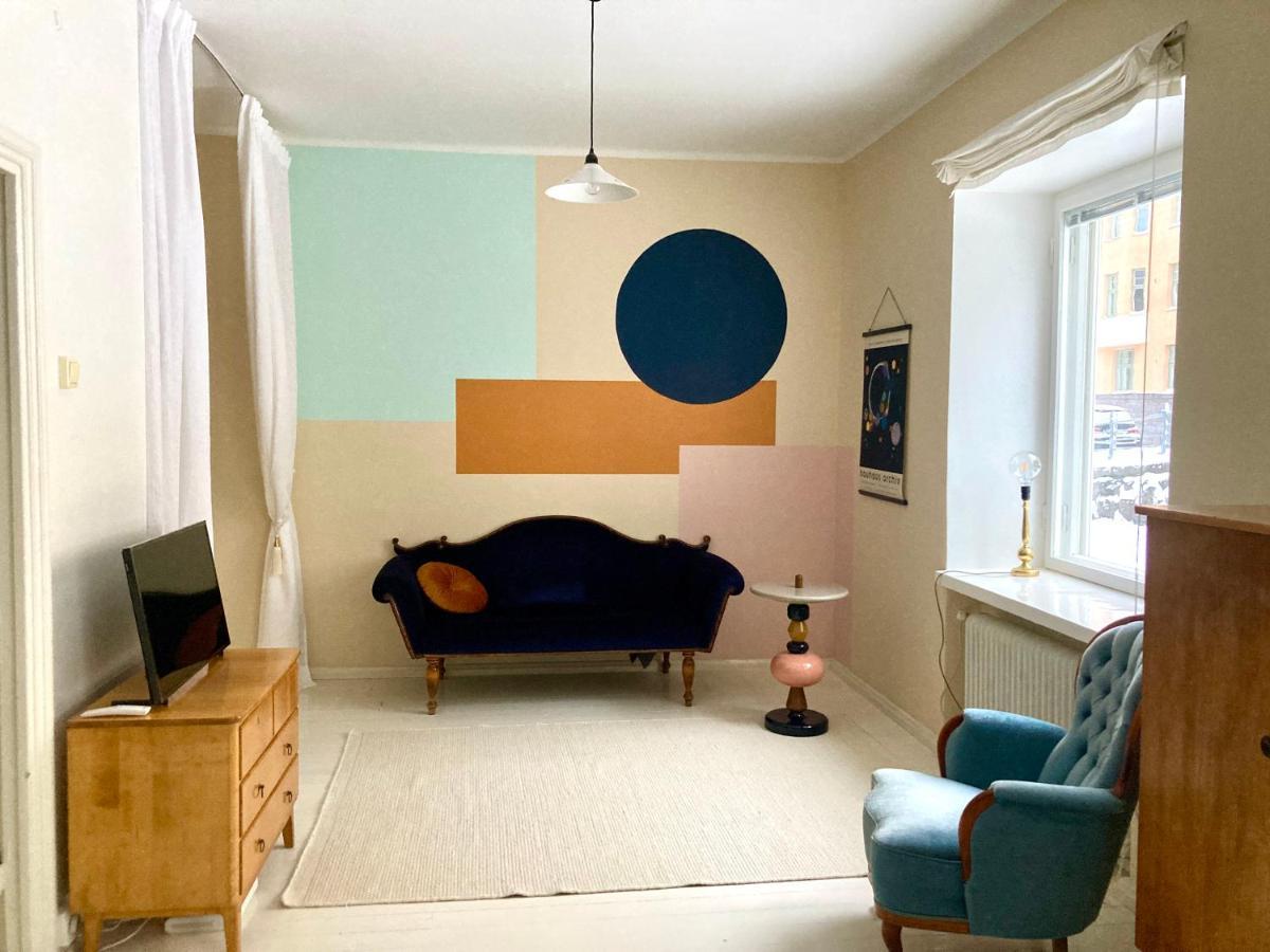 Spacious Bohemian Studio In Trendy Kallio Huoneisto