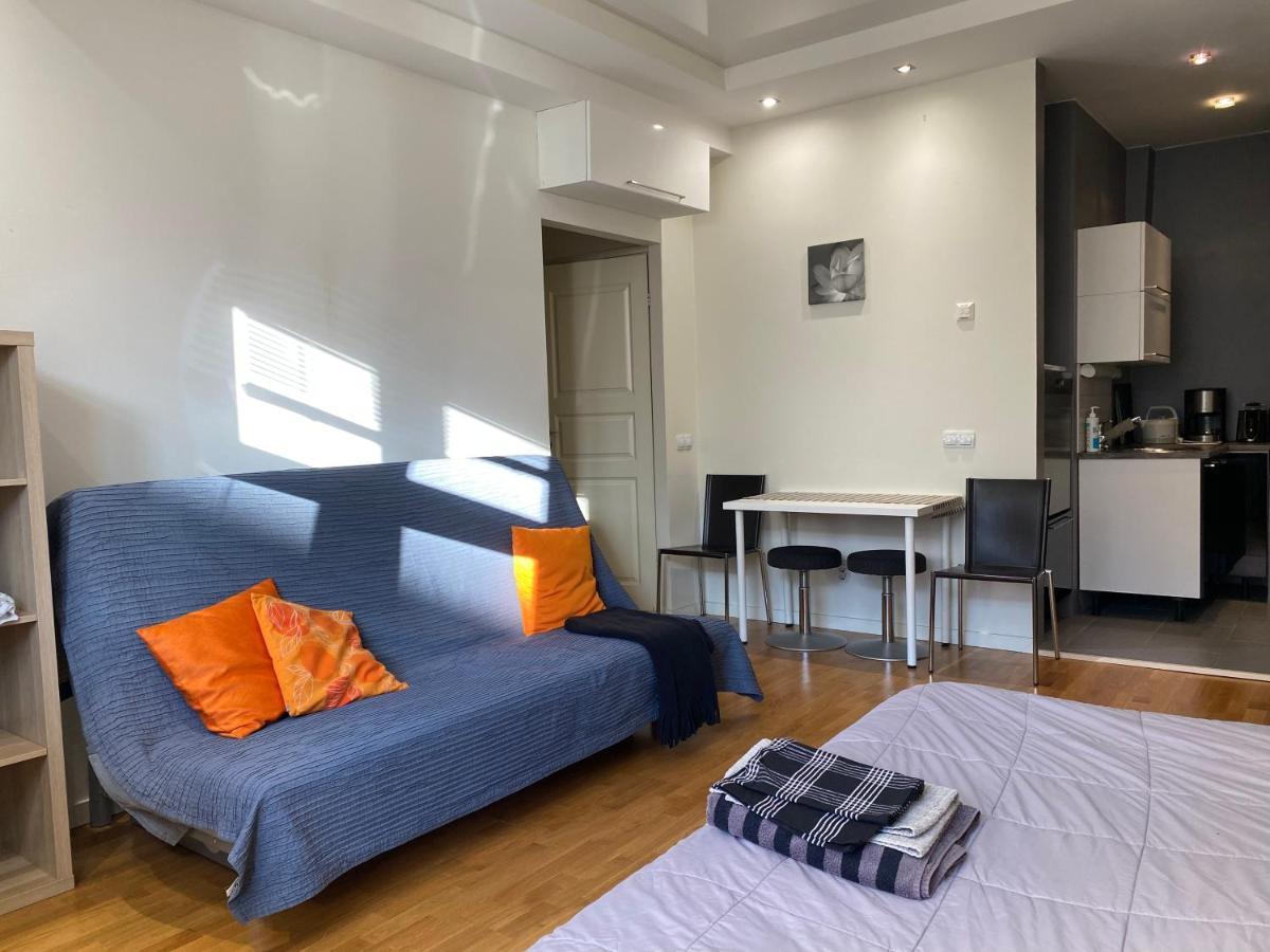 Huoneisto Big Studio Close To Center With Wifi