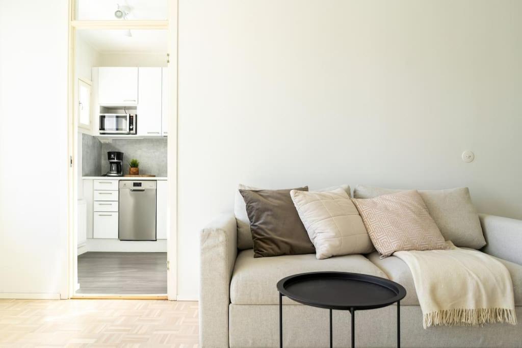 Huoneisto Studio W/ Balcony For 4