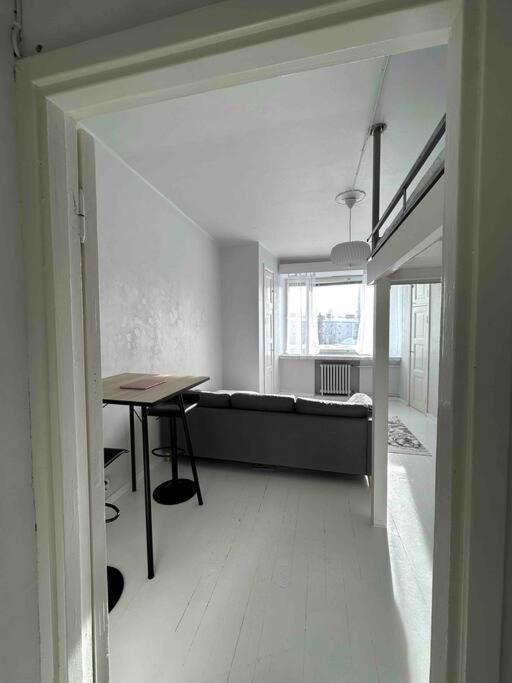 Huoneisto Lovely Studio In Alppila