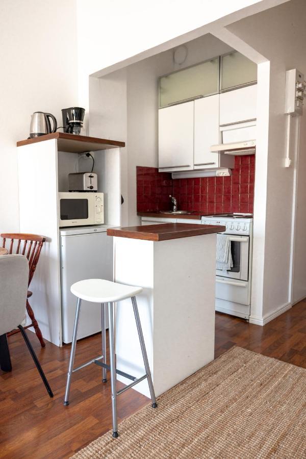Huoneisto 2ndhomes Cozy Center With Park View Helsinki
