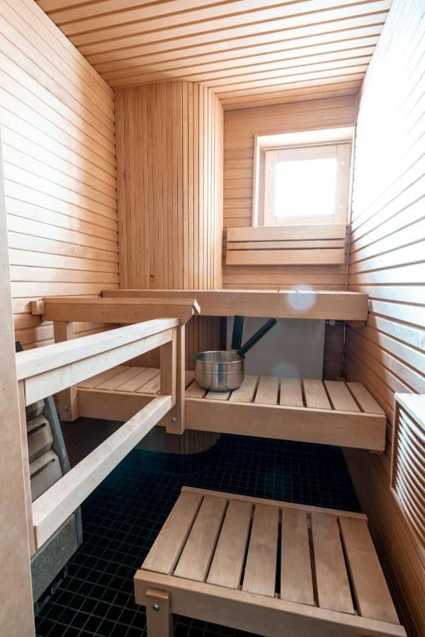 Huoneisto 2ndhomes Stylish 1br With Balcony And Sauna In Kamppi Center