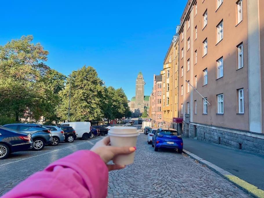 Huoneisto Urban Penthouse Next To Metro With Views