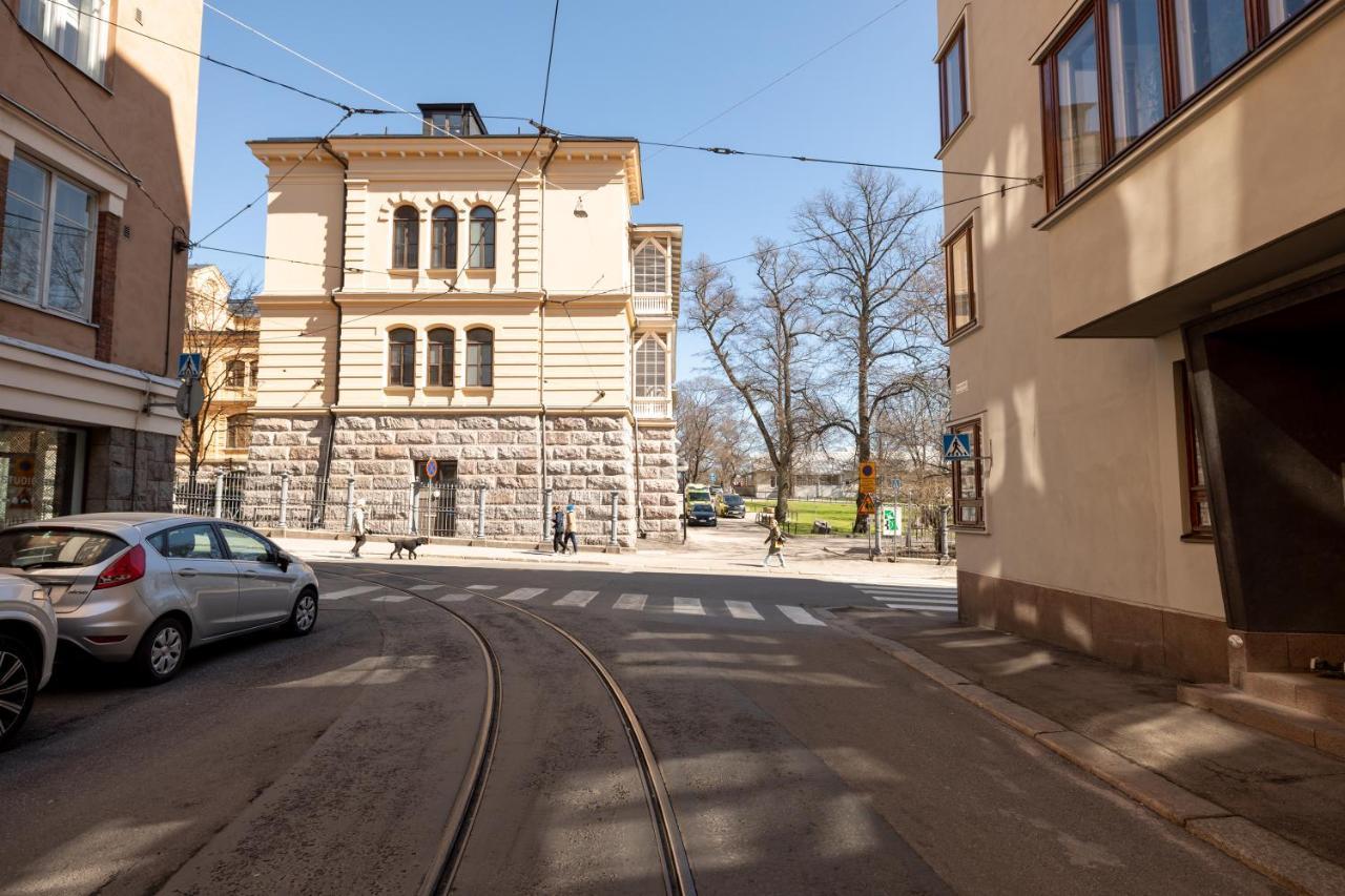 Huoneisto 2ndhomes Cozy Center With Park View Helsinki