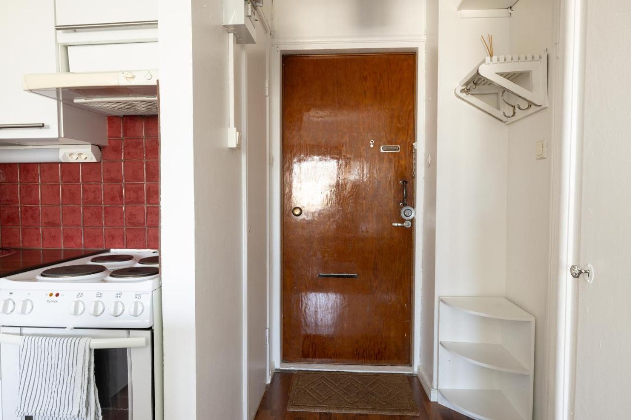 Huoneisto 2ndhomes Cozy Center With Park View *