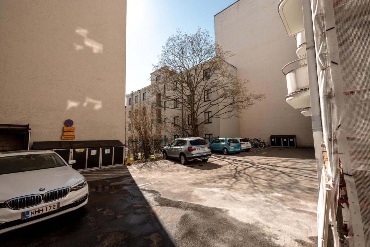 Huoneisto 2ndhomes Cozy Center With Park View *