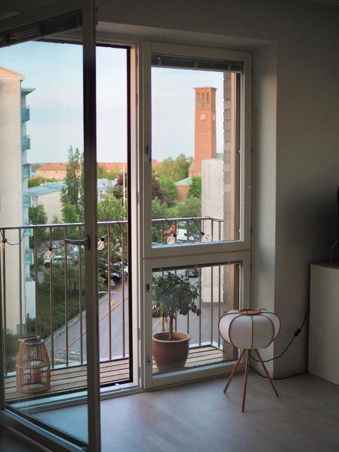 Huoneisto Candy-colored Two-room With Sweet Views
