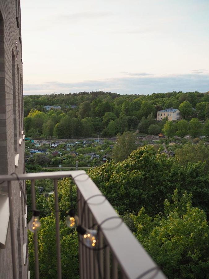 Candy-colored Two-room With Sweet Views